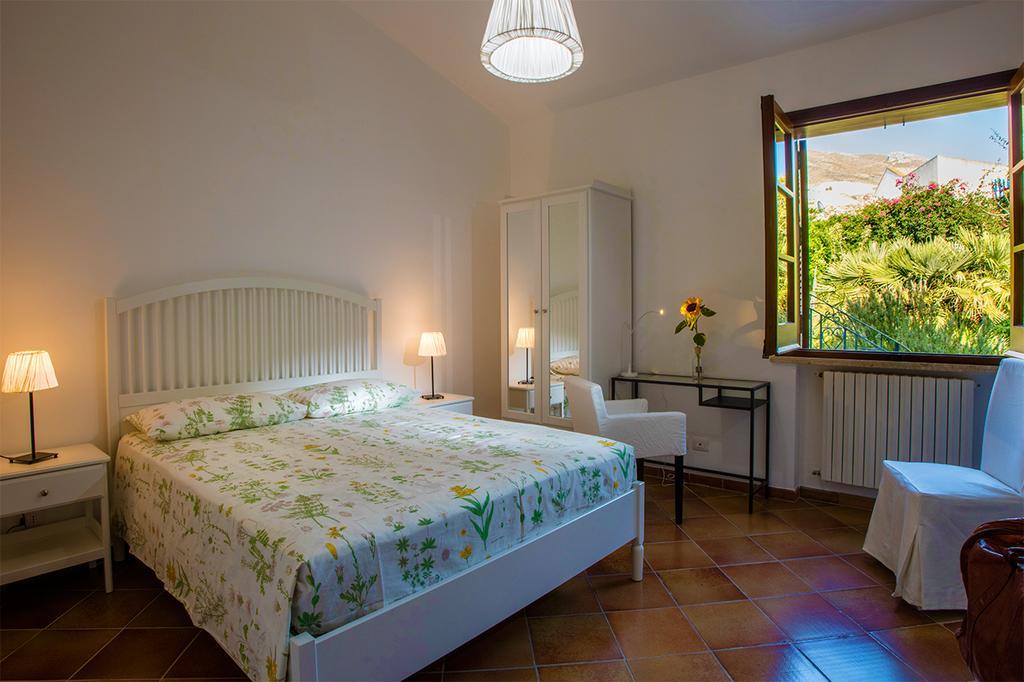 Poggio Di Mare Bed & Breakfast Castelluzzo Cameră foto